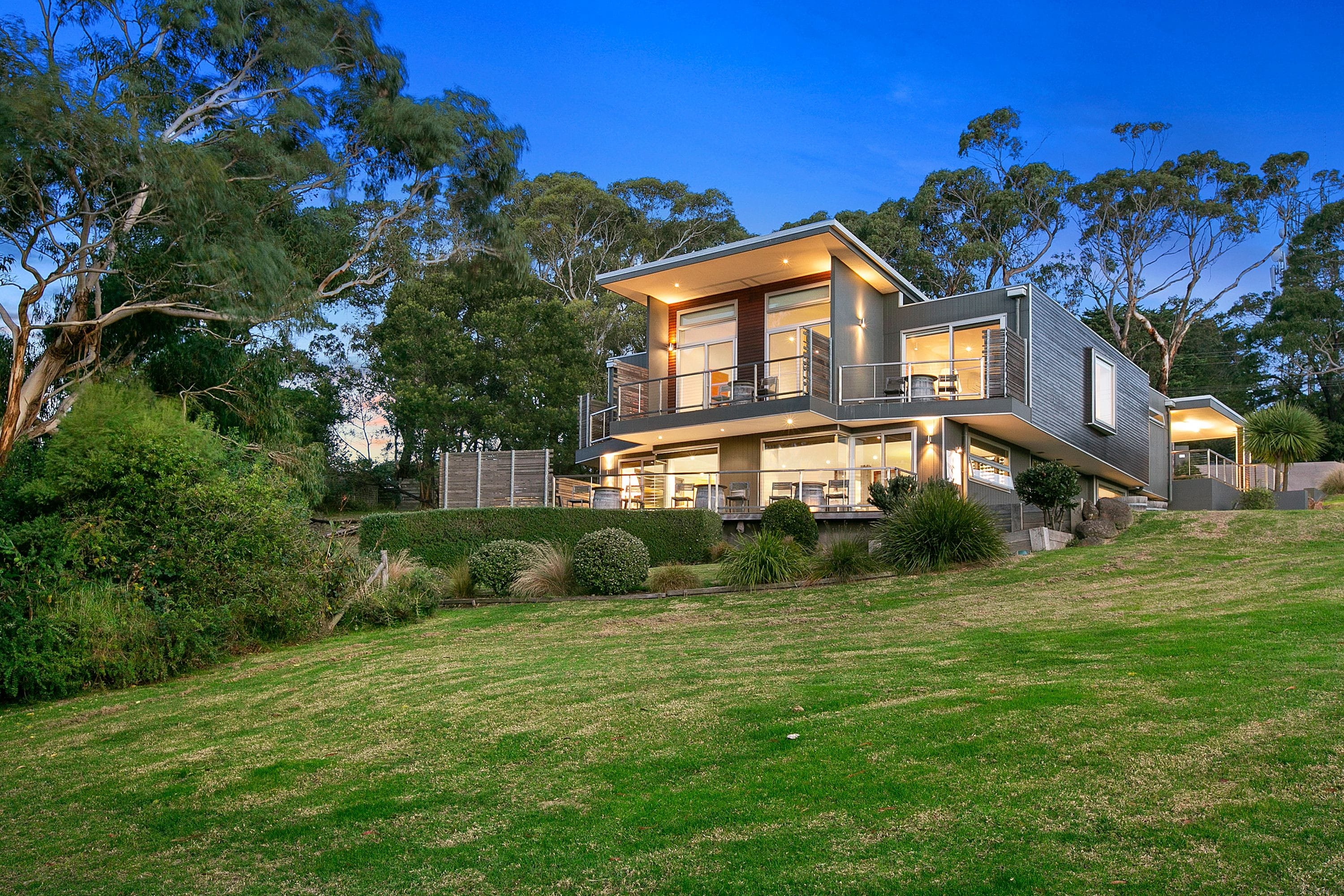 Hotel perched atop ArthursSeat Mornington Peninsula luxury